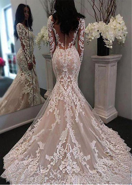 Long Sleeve Tulle Scoop Mermaid Wedding Dress With Lace Appliques