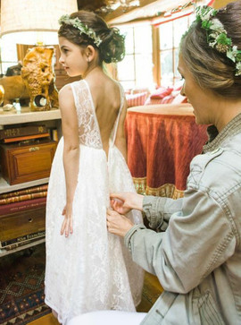 Tea-Length White Lace A-Line Jewel Backless Flower Girl Dress