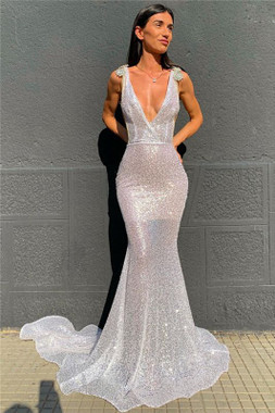 2022 Annakoo Trumpet Mermaid Silver Beading Sparking V Neck Backless Formal Prom Dress 