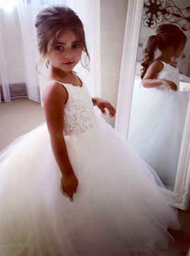 Ball Gown Appliques White Spaghetti Straps Tulle Flower Girl Dress 