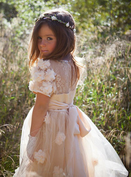Lace Appliques Champagne Tulle Flower Girl Dress with Flowers