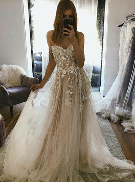 Romantic Tulle A-Line Sweetheart  Wedding Dress with Appliques