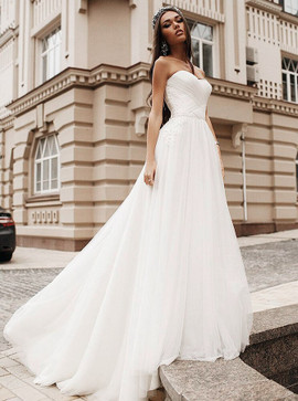 Appliques Beading Sweetheart Ruched Tulle Wedding Dress