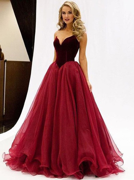  Ruched Sweetheart Ball Gown Long Sleeveless Prom Dress 