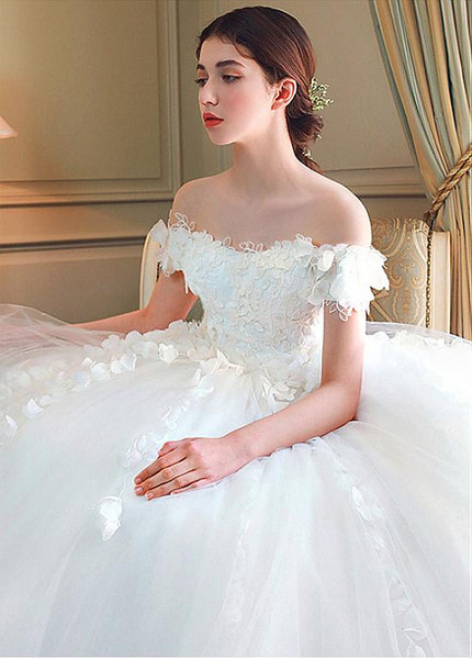  Handmade Flowers Tulle Off-the-shoulder  Ball Gown Wedding Dress