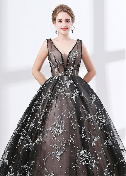  Organza V-neck Black Ball Gown Evening Dress With Lace Appliques