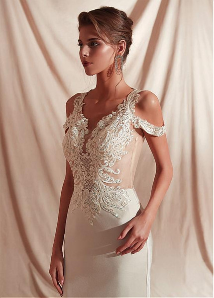 Ivory Satin V-neck Mermaid Prom Dresses With Appliques