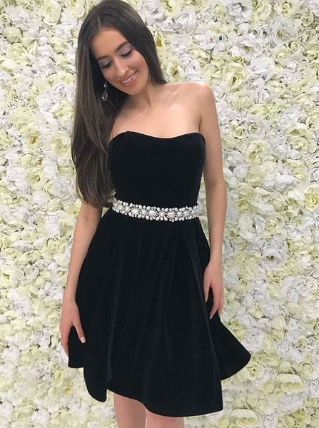  Above Knee Black Velvet A-Line Strapless Homecoming Dress with Pearls