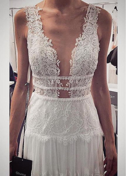 Tulle V-neck Long A-line Wedding Dresses With Lace Appliques