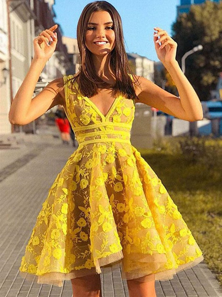 Cheap 2019 Unique V Neck Lace Appliques Yellow Short Homecoming Dresses