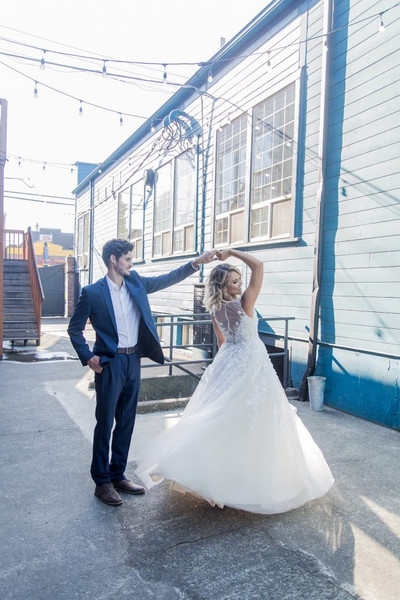 Sexy Backless Appliques Zipper Up Floor Length Beach Wedding Dress