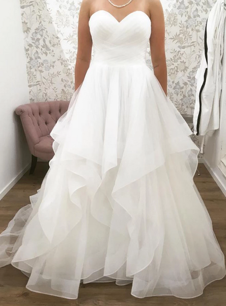Shop Sexy Sweetheart Pleats A-Line White Tulle Sleeveless Wedding Dress under 100
