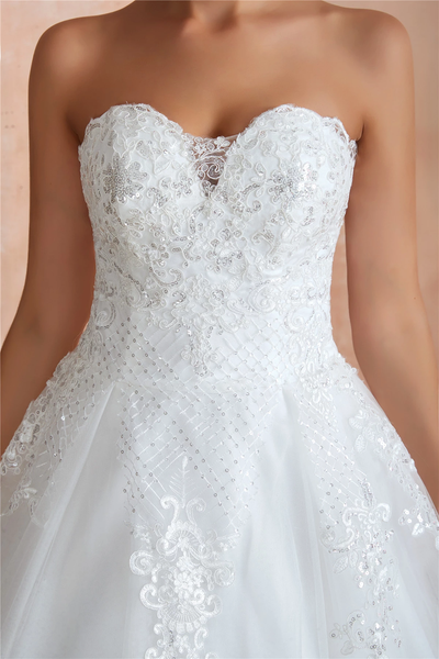 Shop Beautiful Romantic Sweetheart Ball Gown Lace Appliques Wedding Dress with Mesh from ANNAKOO