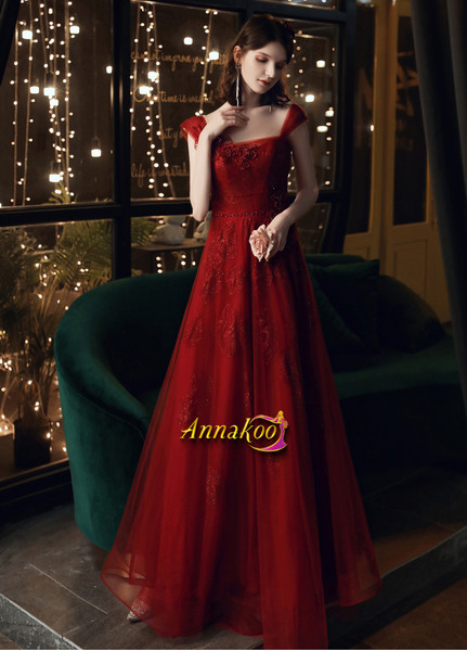 Shop 2021 Straps Tulle Applique Red Lace Up Floor Length Prom Dress From Annakoo