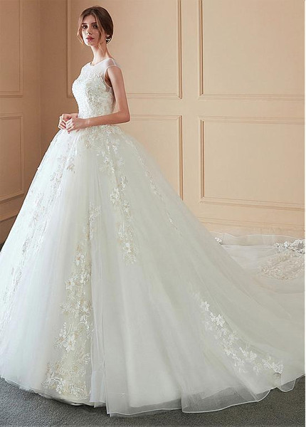 Tulle Bateau 3D Flowers Ball Gown Wedding Dress With Lace Appliques