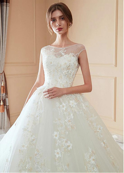 Tulle Bateau 3D Flowers Ball Gown Wedding Dress With Lace Appliques