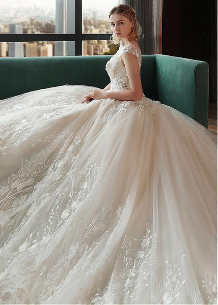 Organza 3D Flowers Ball Gown Wedding Dress With Lace Appliques