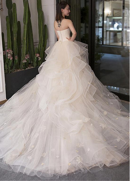 Lace Appliques Tulle Strapless  Ball Gown Wedding Dress