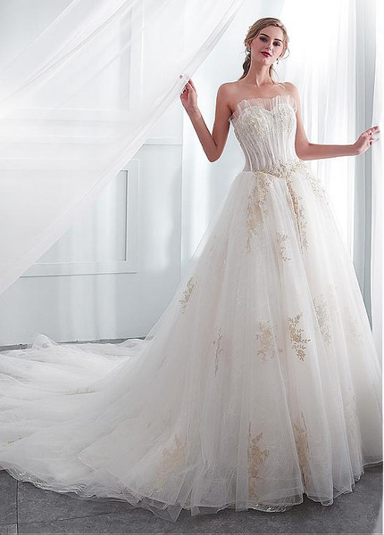 Luxury Sweetheart  Wedding Dress With Beaded Lace Appliques