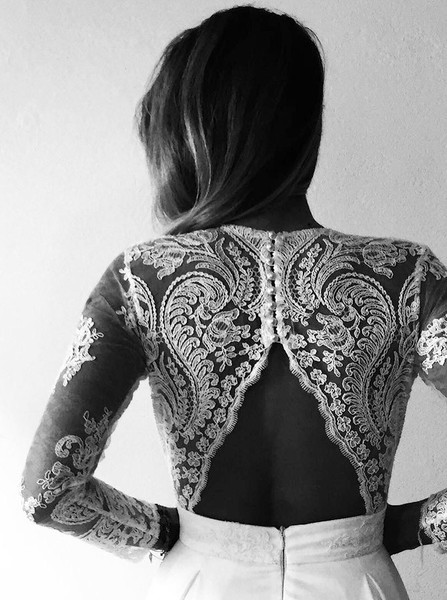 Long Sleeves V-Neck Open Back Long Chiffon Wedding Dress 