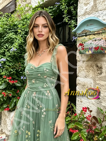 Shop 2026 ANNAKOO Spaghetti Straps Gold Trumpet Mermaid Satin Prom Dress With Slit Under 139