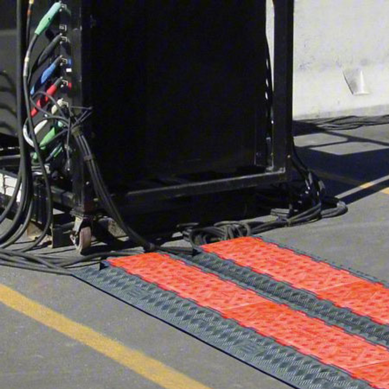 CHECKERS 5 Channel Guard Dog Hinged Cable Protector 