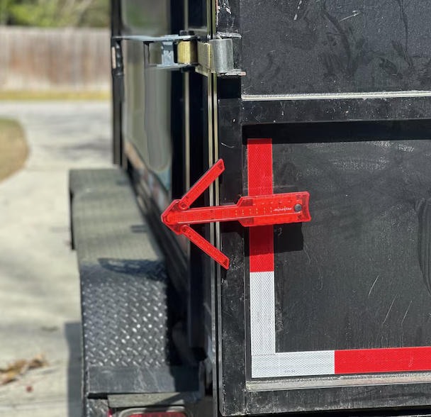 Foxfire Safety Magnetic 12-in Red Traffic Warning Arrow #6004230