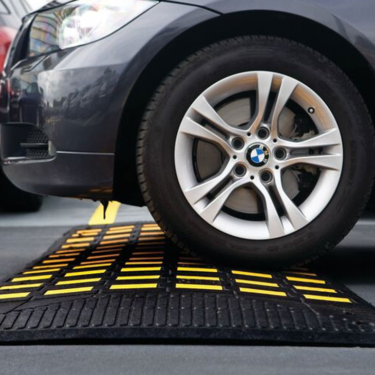 CHECKERS® Safety Rider® Middle Speed Hump