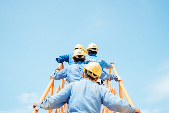 Choosing the Right Pyramex Latex Dipped Gloves for Your Work Environment