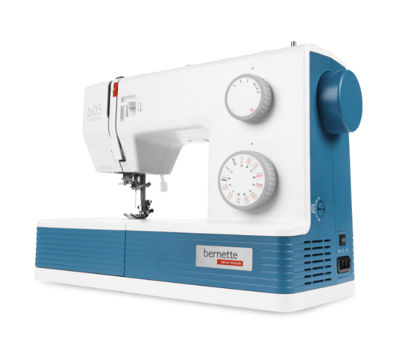 bernette 05 Academy Sewing Machine with Bonus