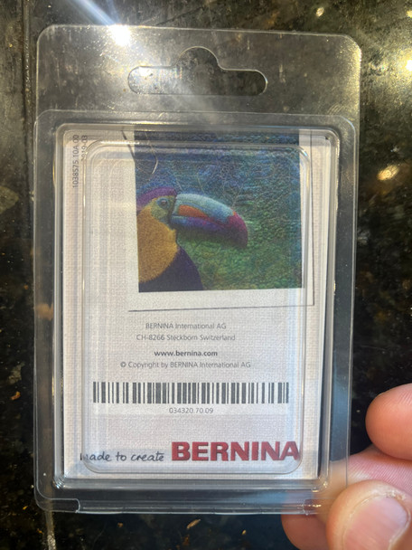 Bernina High tension bobbin case in package back Bernina High tension bobbin case in package back