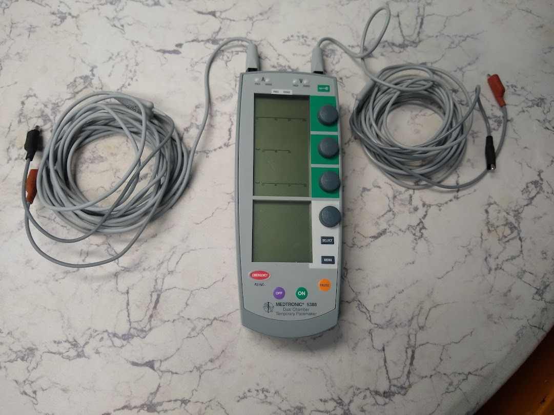 Medtronic Dual-chamber Pacemaker 5388 with 2 external leads