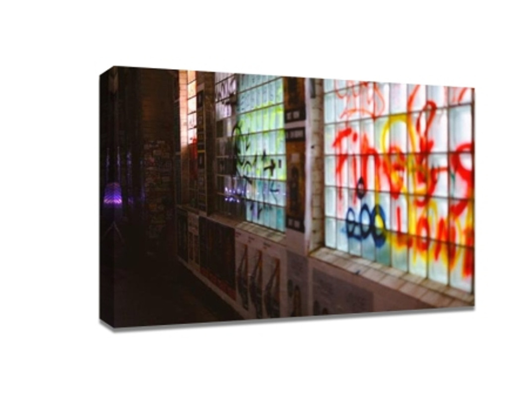 Shoot the psychedelic urban space in the evening Street