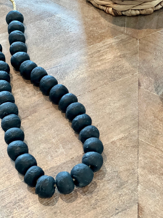 Cameroonian Glass Beads: Onyx