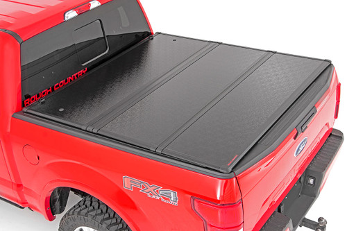 Hard Folding Bed Cover 5.5 Ft Bed 15-21 Ford F-150 2WD/4WD Rough Country