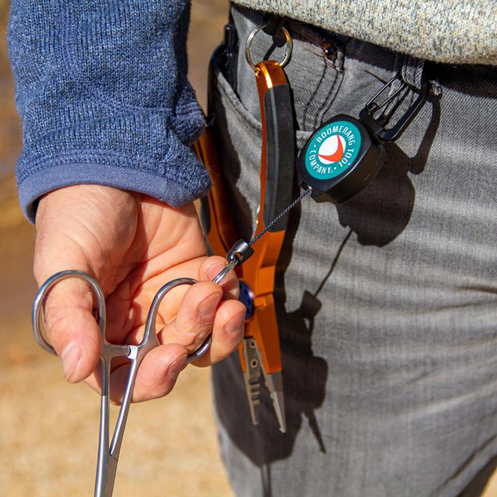 Boomerang Tool Co. Mid-Size Fishing Zinger with Carabiner clipped on belt loop
