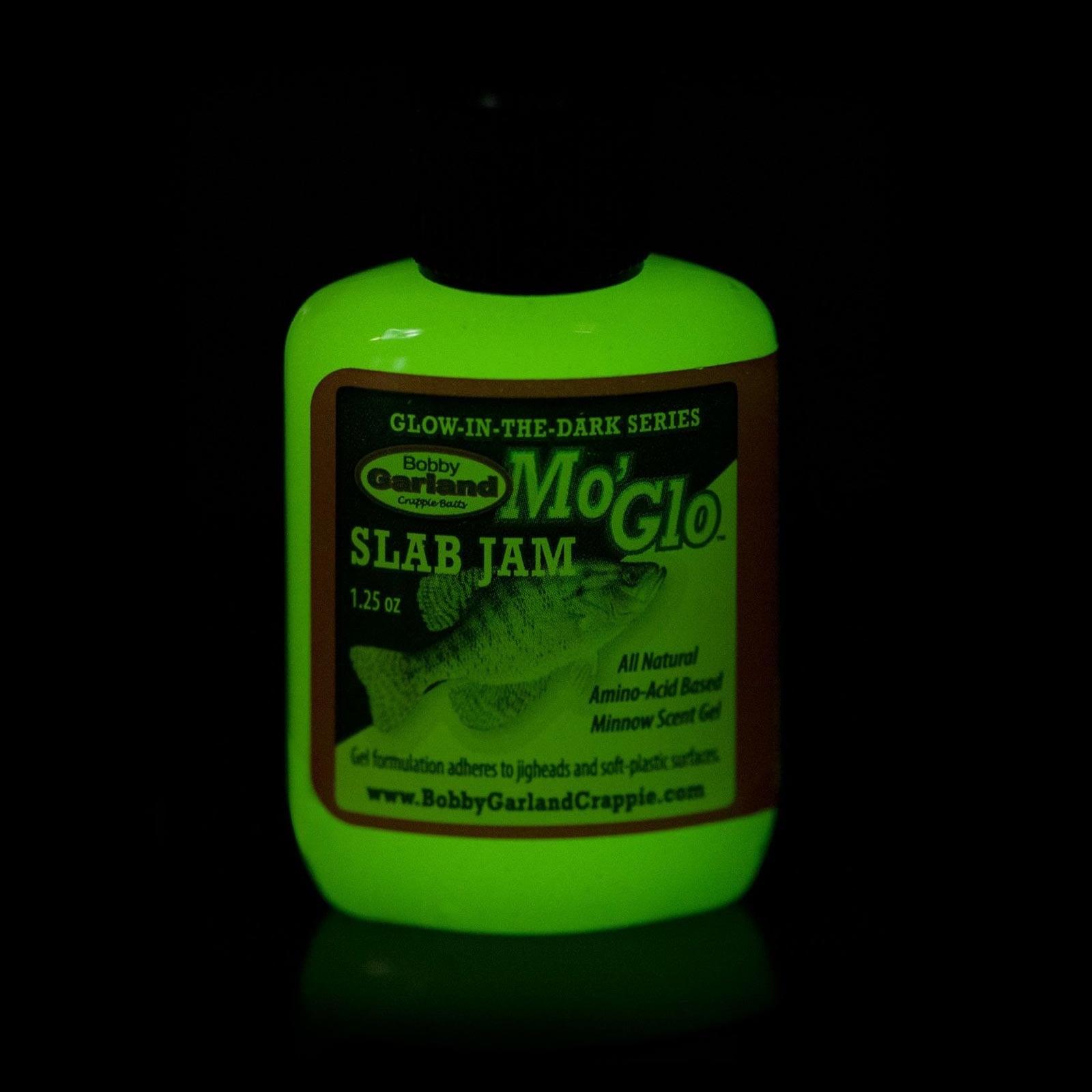 Bobby Garland Mo' Glo Slab Jam Scent Gel showing it glowing in the dark