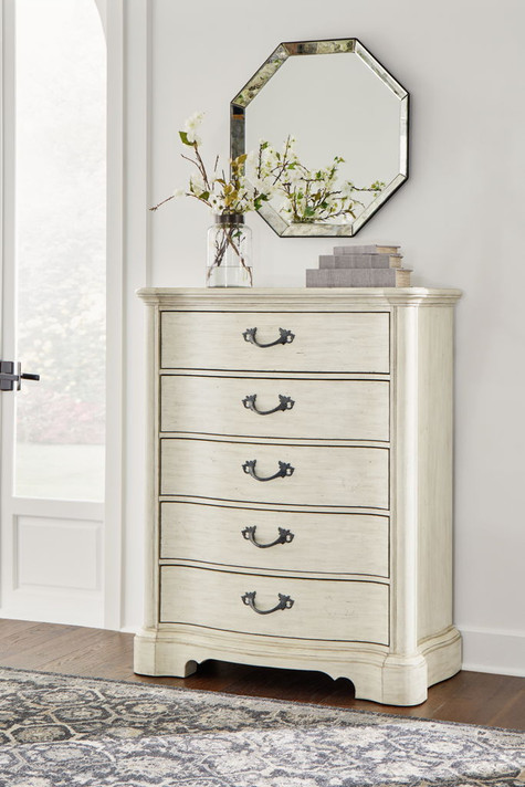 Arlendyne - Antique White - Five Drawer Chest