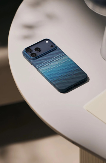 Pitaka Ultra-Slim Case iPhone 17 - Moonrise