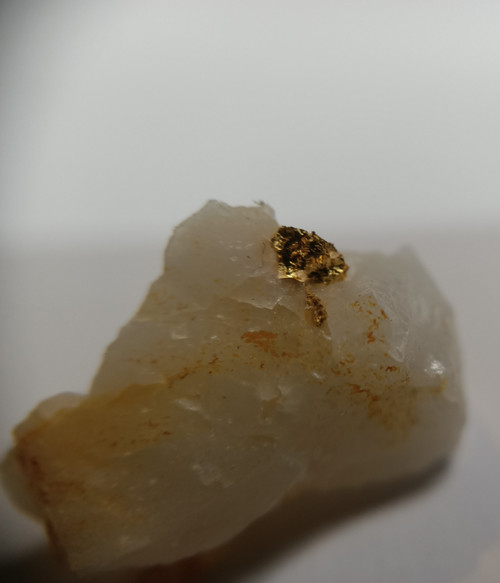 Gold in quartz,  Berringa Victoria Australia   22096