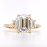 18ct Yellow Gold 2.61ct Lab Grown Emerald & Trapezoid Diamond 3 Stone Ring murray co jewellers belfast