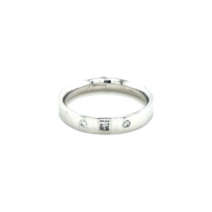 18ct White Gold Ring with Brilliant & Princess Cut Diamonds physical Eternity Rings Murray & Co. 18ct White Gold Ring with Brilliant & Princess Cut Diamonds physical Eternity Rings Murray & Co.
