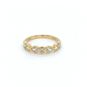 18ct Yellow Gold 0.55ct Pear & Round Brilliant Diamond Wedding Ring murray co jewellers belfast