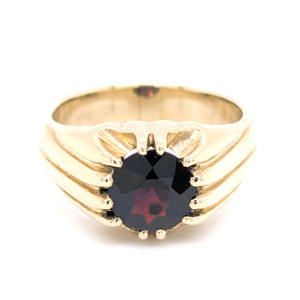 9ct Yellow Gold Gents Garnet Ring murray co jewellers belfast