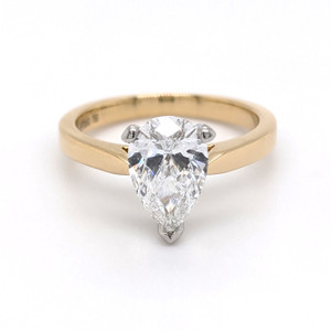 18ct Yellow Gold 1.81ct Lab Grown Pear Diamond Solitaire Ring murray co jewellers belfast