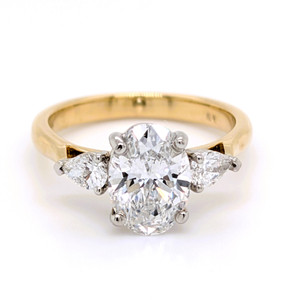 18ct Yellow Gold 1.87ct Lab Grown Oval & Pear Diamond 3 Stone Ring murray co jewellers belfast