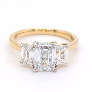 18ct Yellow Gold 2.65ct Lab Grown Emerald Cut Diamond 3 Stone Ring murray co jewellers belfast 18ct Yellow Gold 2.65ct Lab Grown Emerald Cut Diamond 3 Stone Ring murray co jewellers belfast