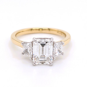 18ct Yellow Gold 2.55ct Lab Grown Emerald & Trapezoid Cut Diamond Ring murray co jewellers
