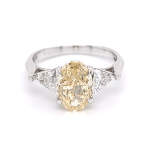 18ct White Gold 3.10ct Lab Grown Oval Yellow Diamond & Trapezoid Diamond 3 Stone Ring murray co jewellers belfast