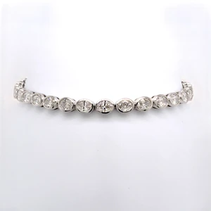 9ct White Gold 5.45ct Lab Grown Oval Diamond Tennis Bracelet murray co jewellers belfast lab diamonds bracelets